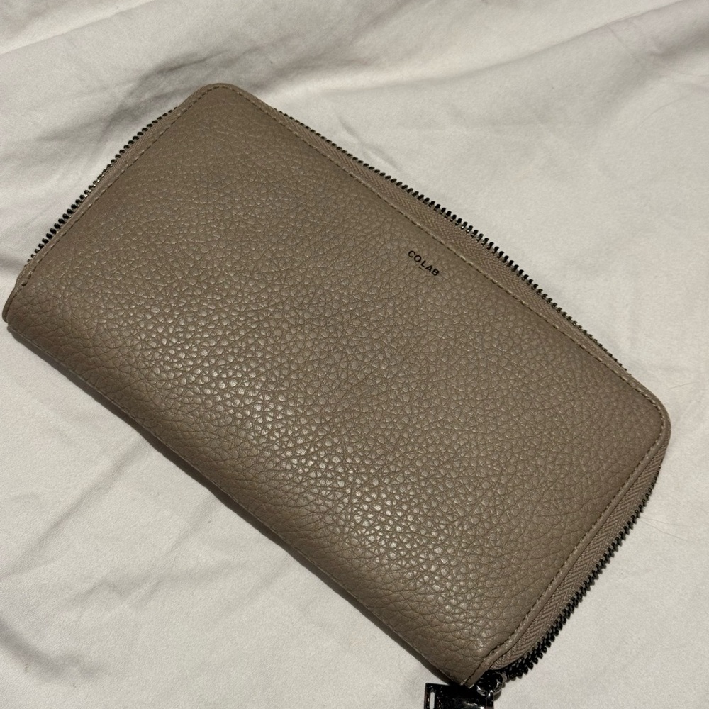 Colab Women's Taupe Wallet